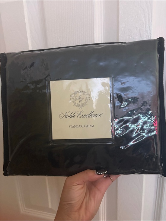 Other - NWT NOBLE EXCELLENCE 100% COTTON SHAM